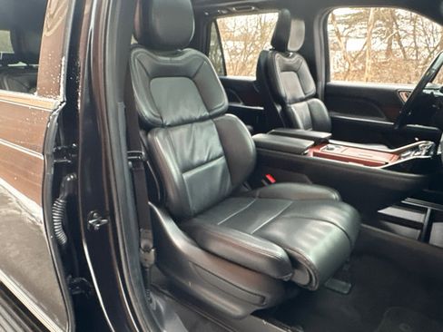 Used 2024 Lincoln Navigator L 4WD image 36