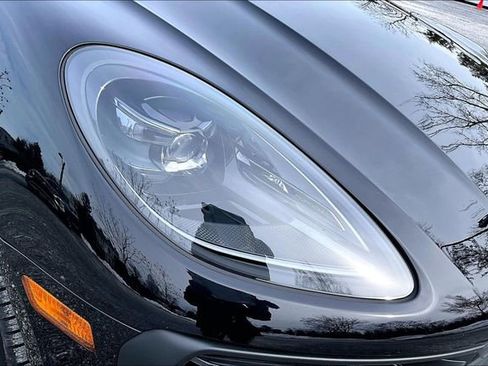 Used 2022 Porsche Macan image 35