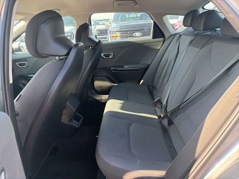 Used 2025 Kia K4 FWD image 12