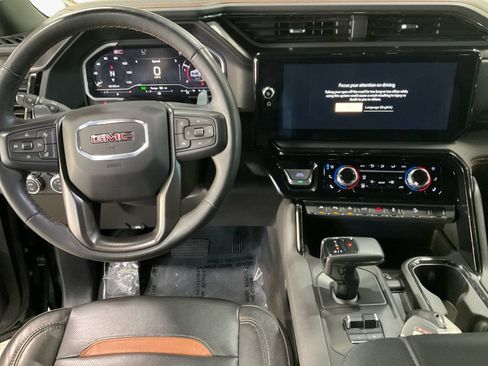 Used 2024 GMC Sierra 1500 AT4 w/ AT4 Preferred Package AWD/4WD image 11