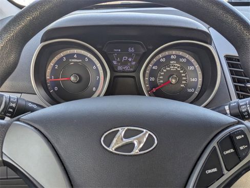 Used 2016 Hyundai Elantra SE image 22