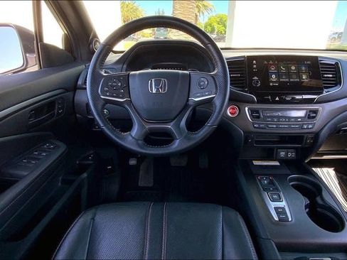 Used 2022 Honda Pilot TrailSport image 5