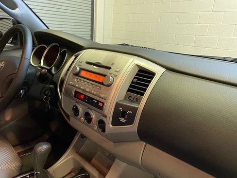 Used 2006 Toyota Tacoma PreRunner RWD image 24