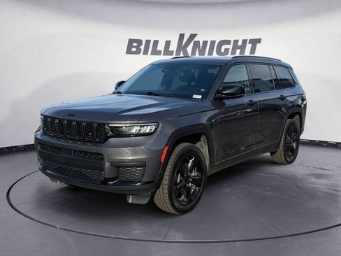 Used 2022 Jeep Grand Cherokee L Laredo image 1
