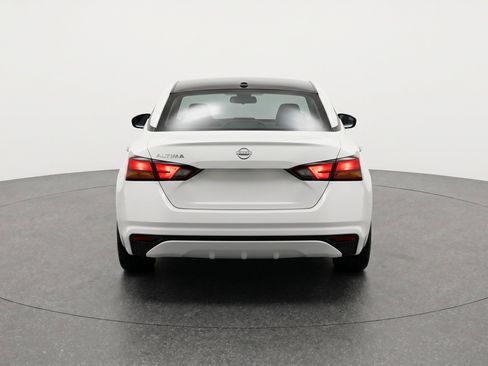 Used 2025 Nissan Altima 2.5 SV FWD image 7