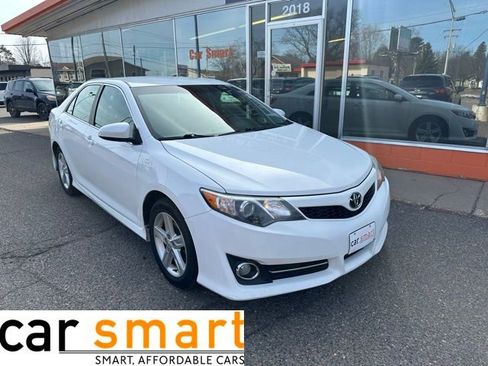 Used 2014 Toyota Camry SE image 1