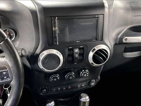 Used 2012 Jeep Wrangler Unlimited Sahara w/ Connectivity Group AWD/4WD image 4