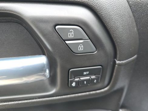 Used 2022 Chevrolet Silverado 2500 LTZ w/ LTZ Convenience Package image 15