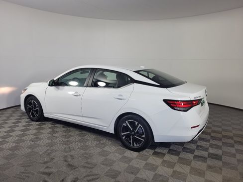 Used 2024 Nissan Sentra SV FWD image 3