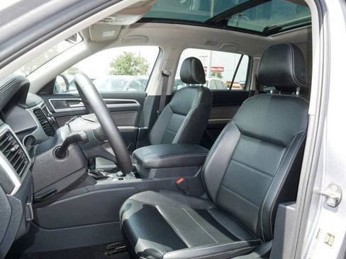 Certified 2022 Volkswagen Atlas SE w/ Panoramic Sunroof Package AWD/4WD image 14