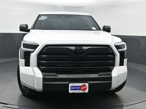 Used 2025 Toyota Tundra SR5 w/ SR5 Convenience Package AWD/4WD image 41