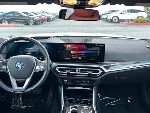 Used 2023 BMW i4 eDrive35 RWD image 34