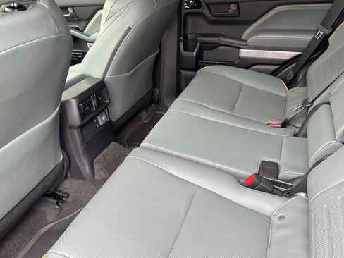 Certified 2025 Toyota 4Runner Trailhunter image 16