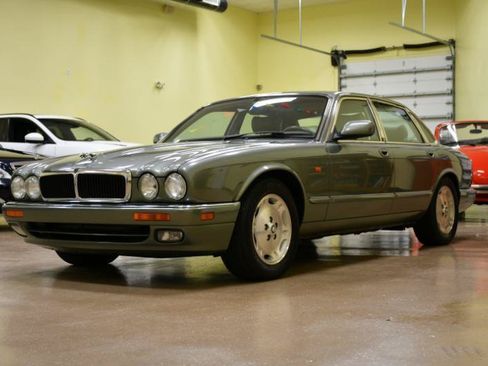 Used 1997 Jaguar XJ6 RWD image 8
