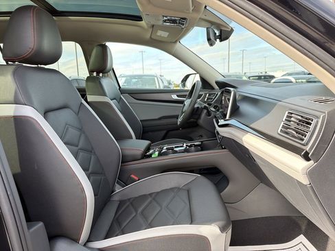 New 2026 Volkswagen Atlas Peak Edition AWD/4WD image 22