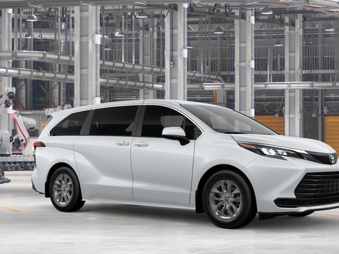 New 2026 Toyota Sienna LE FWD image 16