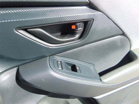 Certified 2025 Subaru Crosstrek 2.0i Premium image 27