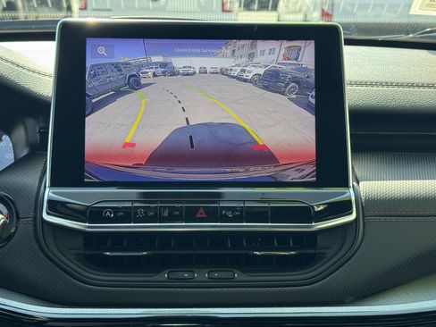 Used 2024 Jeep Compass Trailhawk image 31