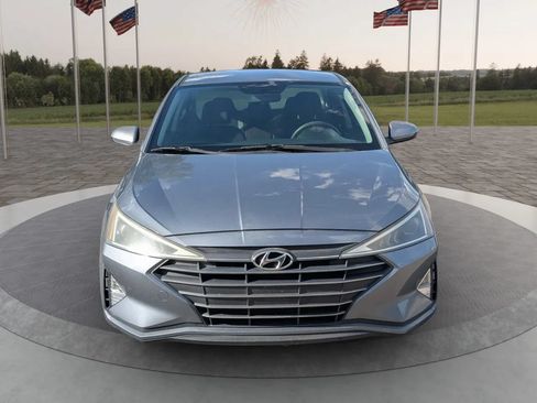 Used 2019 Hyundai Elantra SE w/ Cargo Package FWD image 2