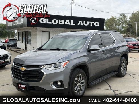 Used 2020 Chevrolet Traverse LT w/ Driver Confidence II Package AWD/4WD image 1