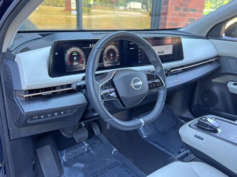 Used 2023 Nissan Ariya FWD image 12