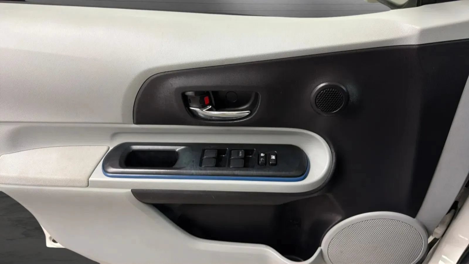 Used 2013 Toyota Prius C Two FWD image 15