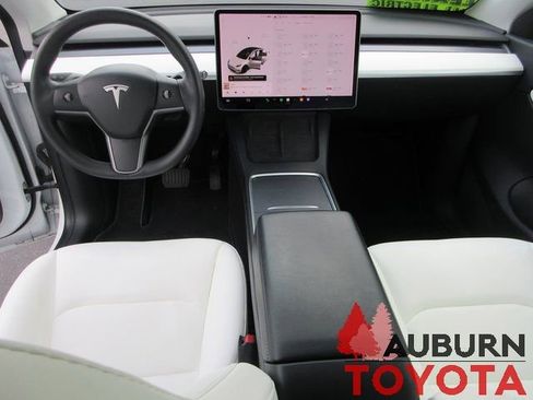 Used 2021 Tesla Model Y Long Range image 10