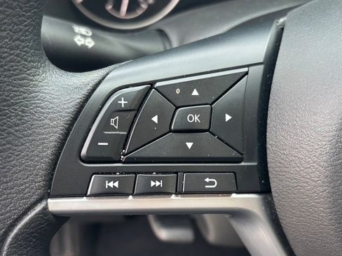 Used 2025 Nissan Altima 2.5 SV image 30