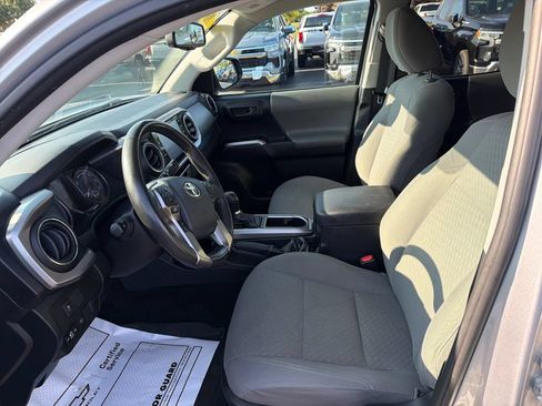 Used 2020 Toyota Tacoma SR5 AWD/4WD image 19