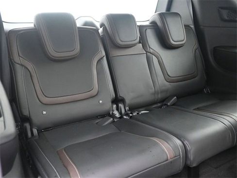 Used 2025 Nissan Armada SL w/ Captain's Chari Seat Package image 38
