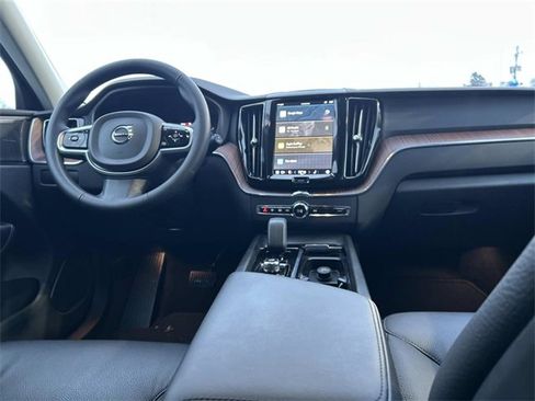 Used 2024 Volvo XC60 B5 Plus w/ Protection Package Premier image 17