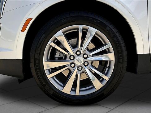 Used 2024 Cadillac XT5 Premium Luxury image 11