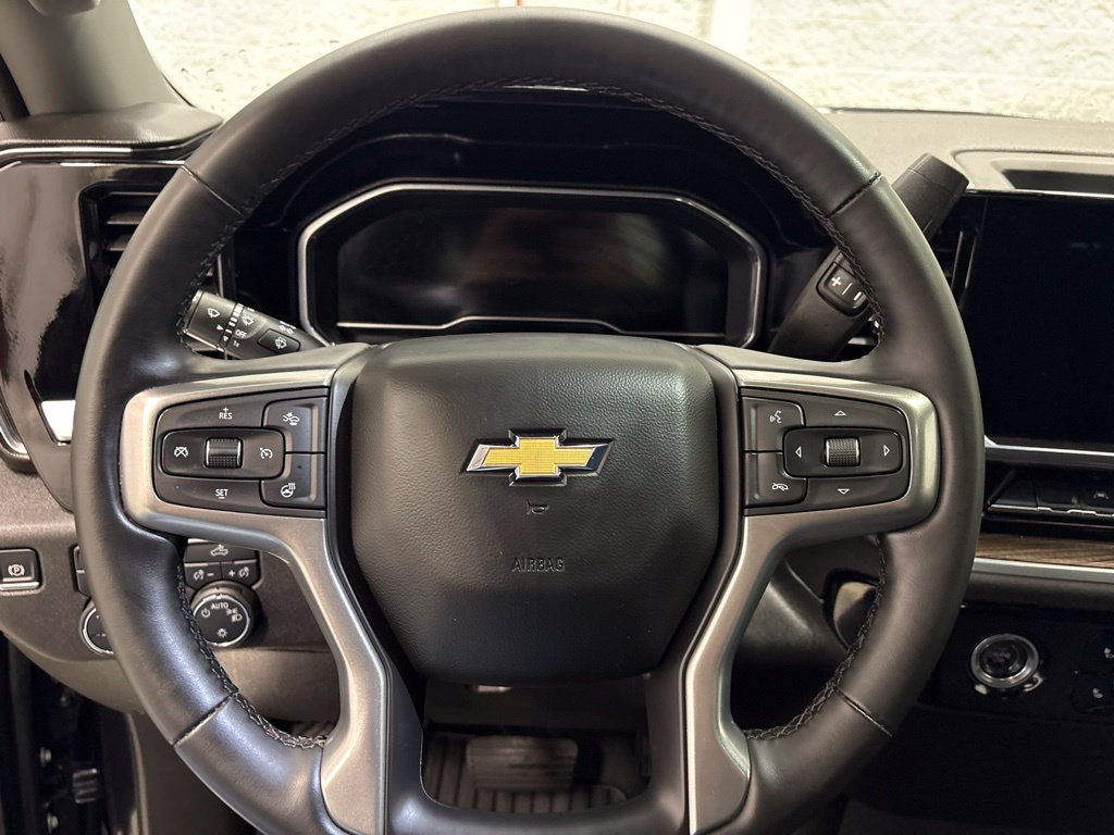 Used 2024 Chevrolet Silverado 1500 LT AWD/4WD image 27