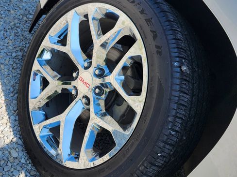Used 2017 GMC Yukon Denali AWD/4WD image 4