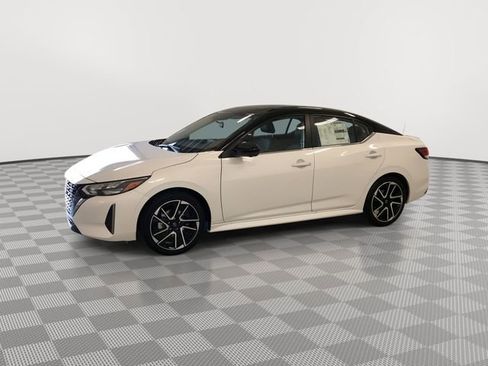 Certified 2025 Nissan Sentra SR w/ SR Premium Package image 5