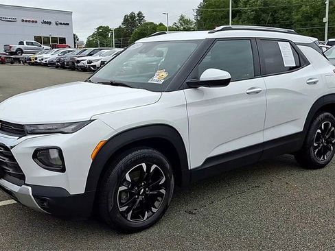 Used 2023 Chevrolet TrailBlazer LT image 4