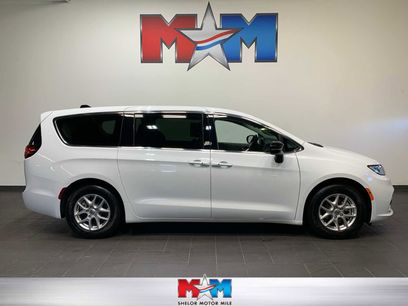 Used 2024 Chrysler Pacifica Touring-L