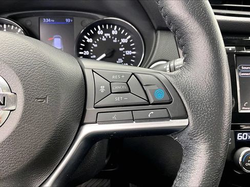 Used 2020 Nissan Rogue SV w/ Premium Package AWD/4WD image 19