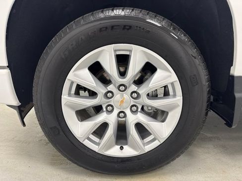 Used 2025 Chevrolet Silverado 1500 Custom AWD/4WD image 37