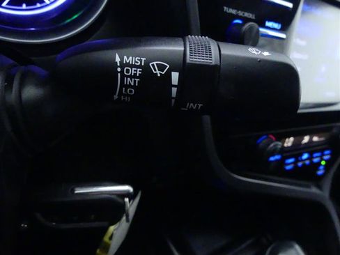 Used 2019 Toyota Camry SE FWD image 16