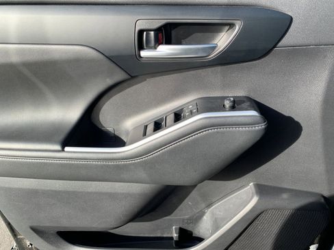 Used 2025 Toyota Highlander XSE image 20