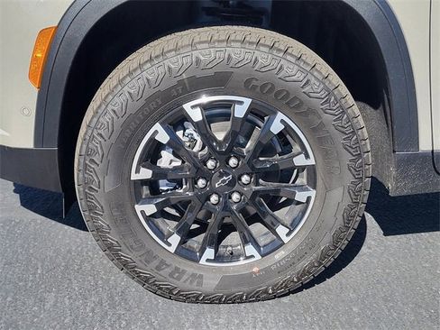 New 2026 Chevrolet Traverse Z71 w/ Enhanced Driving Package image 10