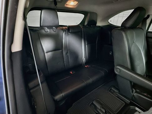 Used 2021 Toyota Highlander XLE FWD image 33