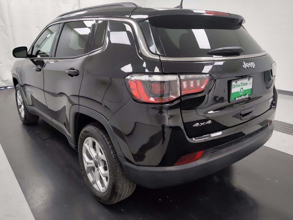 Used 2025 Jeep Compass Latitude AWD/4WD image 5