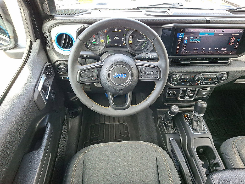 Used 2024 Jeep Wrangler Unlimited w/ Convenience Group AWD/4WD image 27