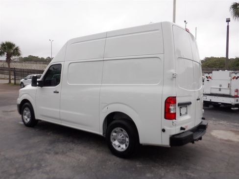 Used 2021 Nissan NV 3500 SV RWD image 3