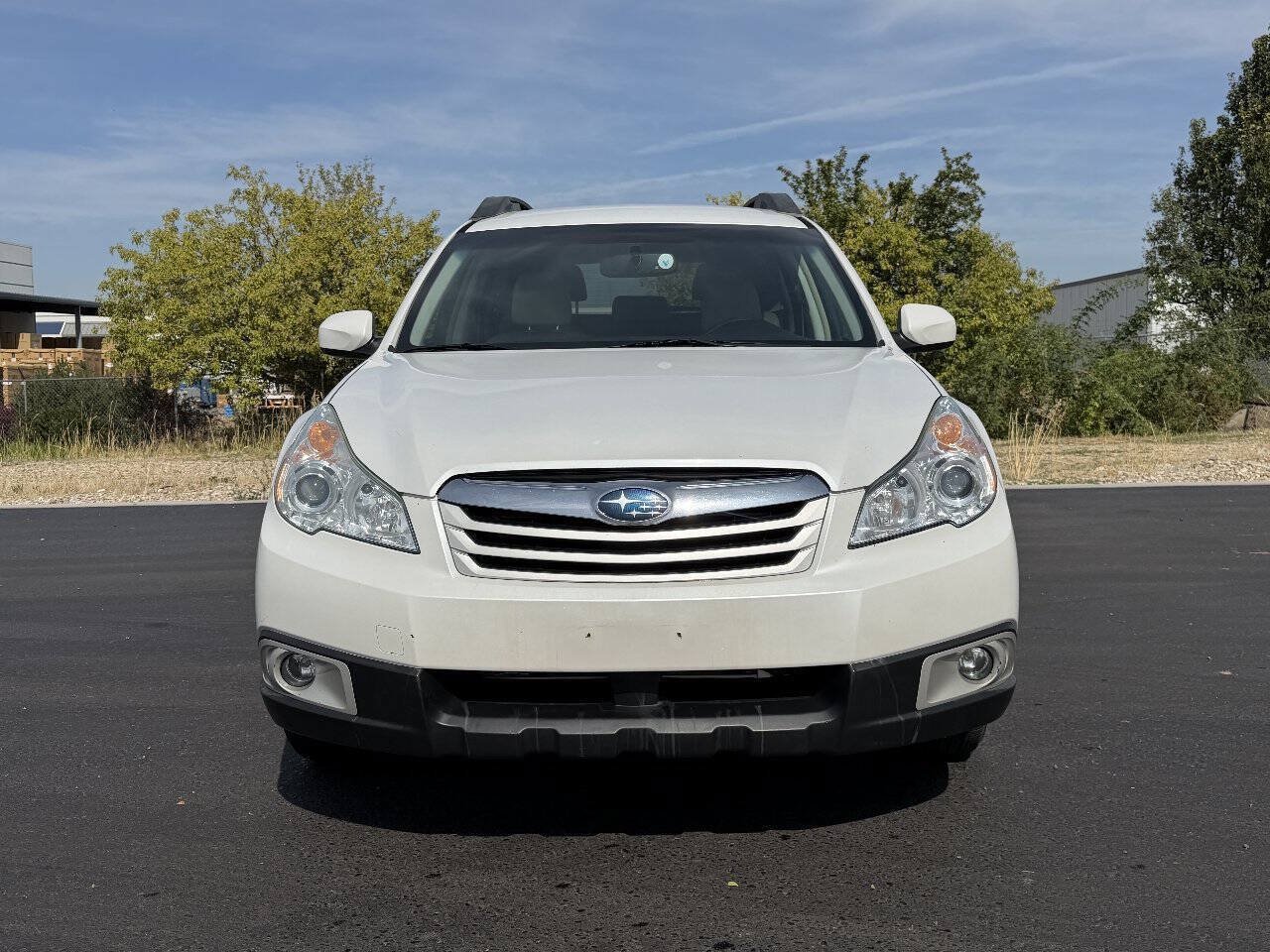 Used 2010 Subaru Outback 3.6R Limited AWD/4WD image 3
