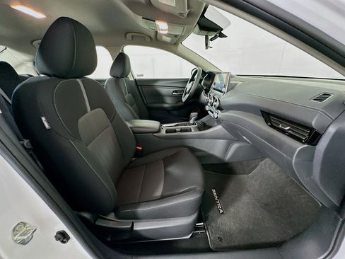 Used 2025 Nissan Sentra SV image 28