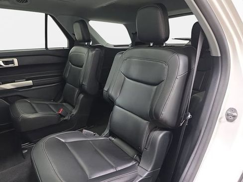 Used 2023 Ford Explorer XLT w/ Equipment Group 202A AWD/4WD image 13