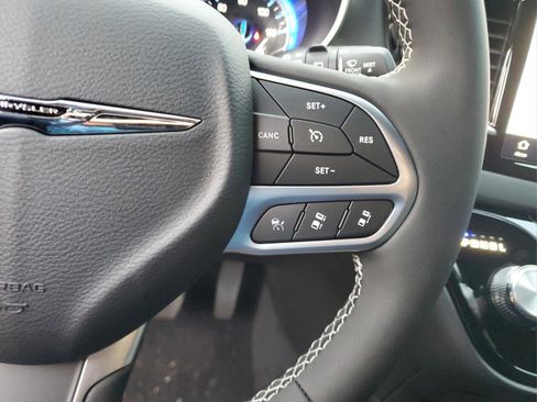 New 2026 Chrysler Voyager LX image 27